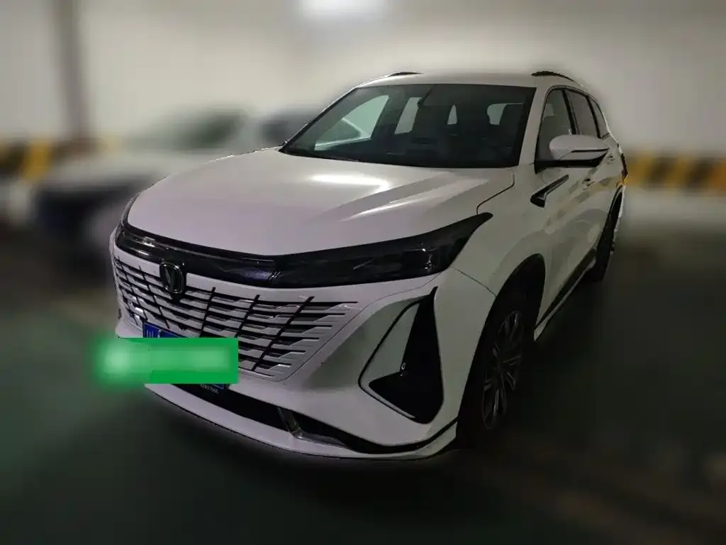 Changan CS75PLUS — фото 1