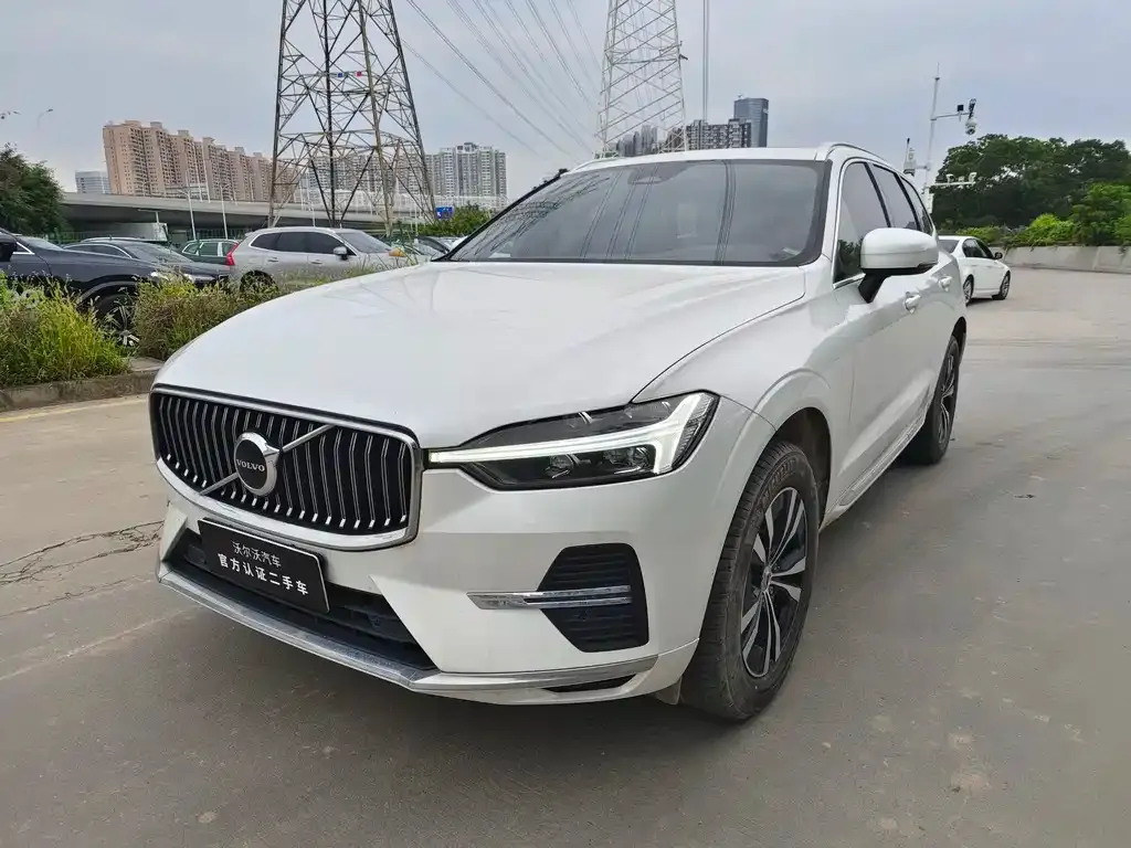 Volvo XC60 — фото 1