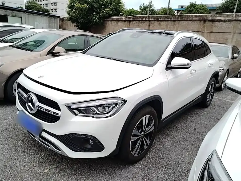 Mercedes-Benz GLA — фото 1