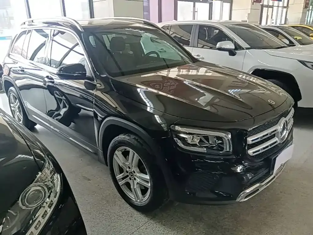 Mercedes-Benz GLB — фото 10