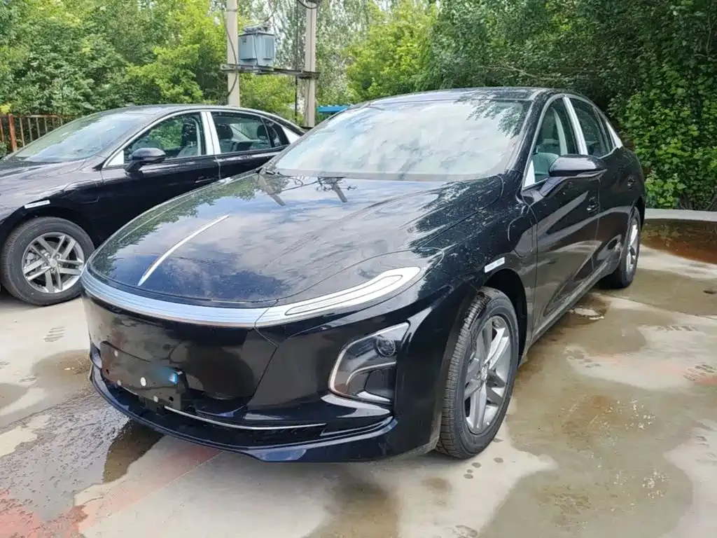 Hongqi E-QM5 — фото 4