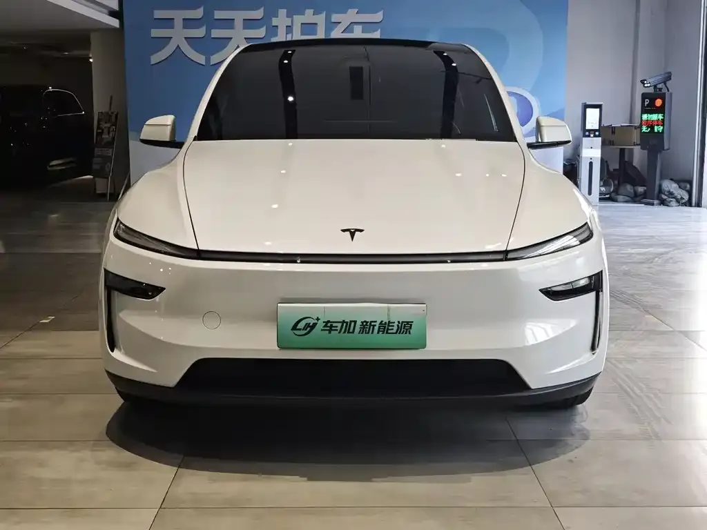 Tesla Model Y L — фото 4
