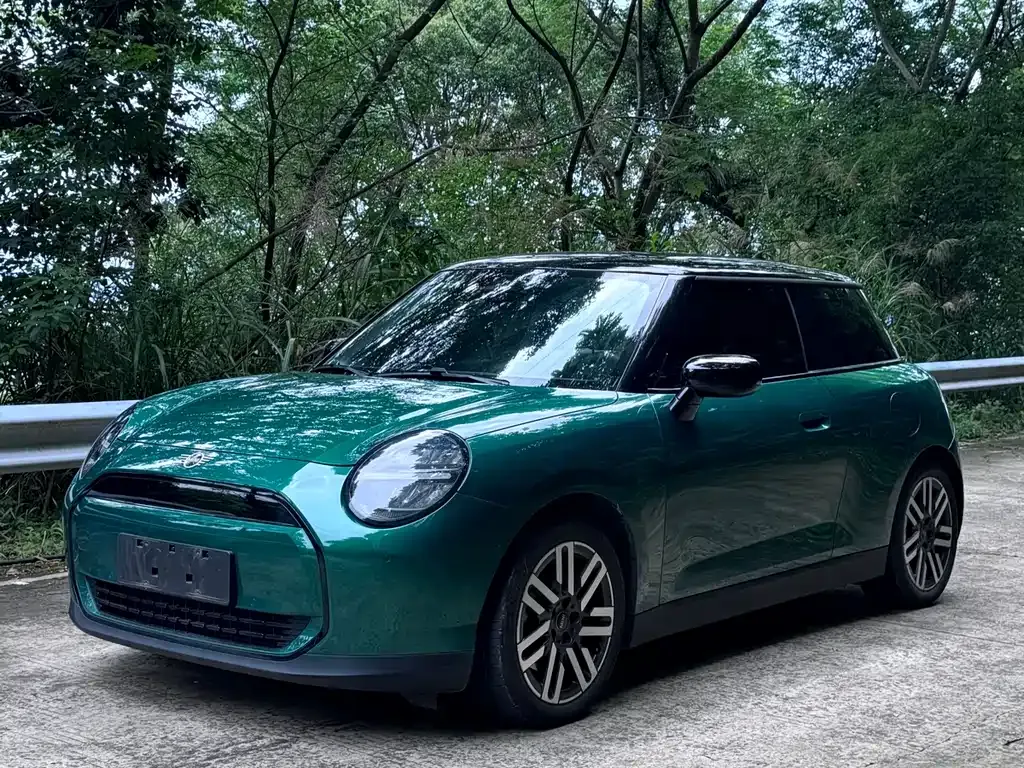 MINI Cooper EV — фото 1