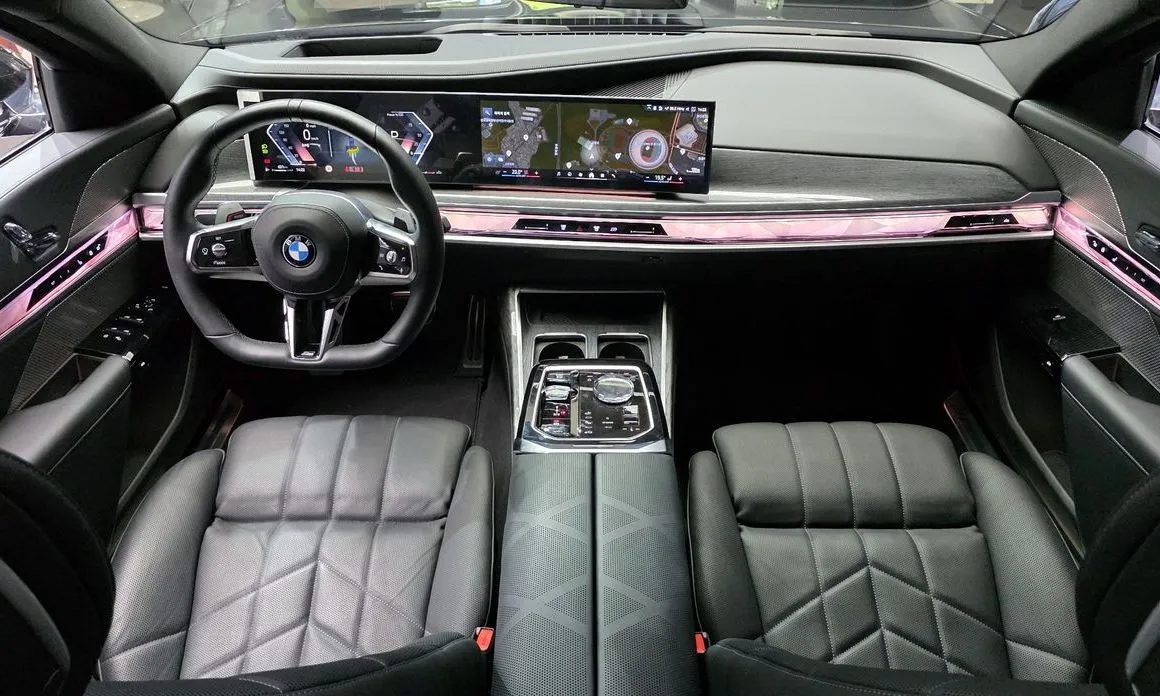 BMW 7-Series — фото 10
