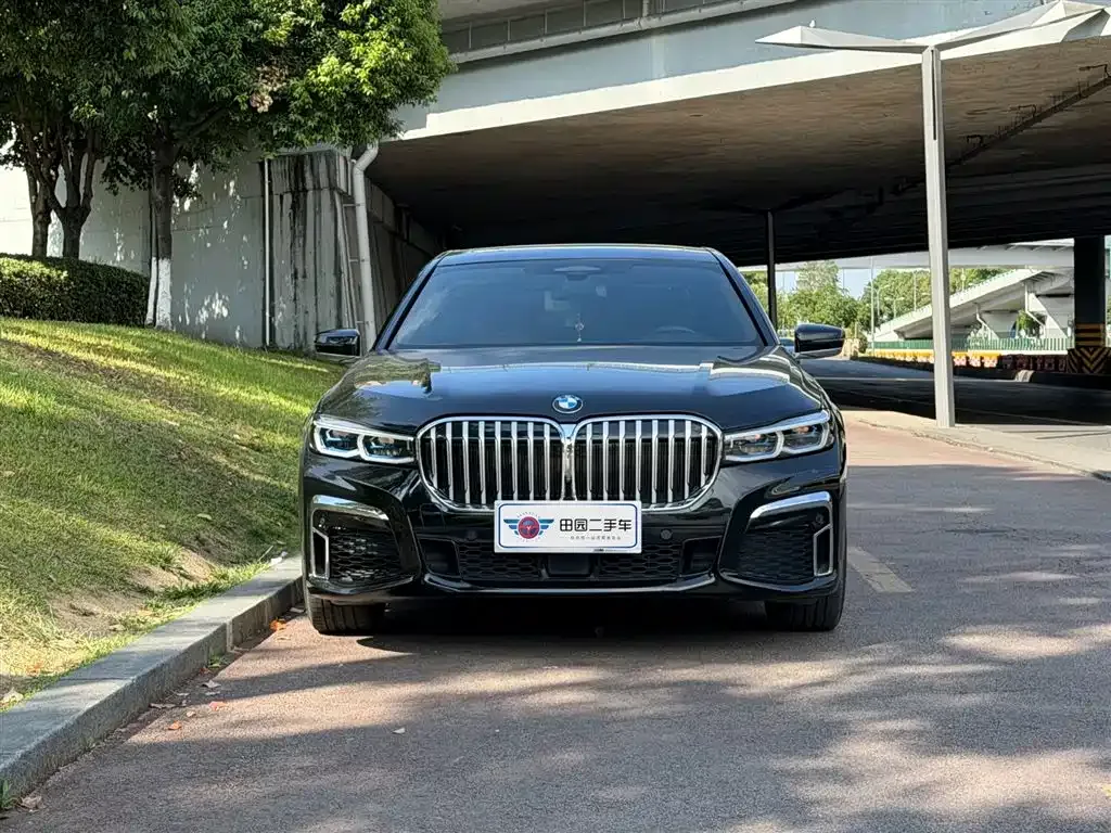 BMW 7 Series — фото 8