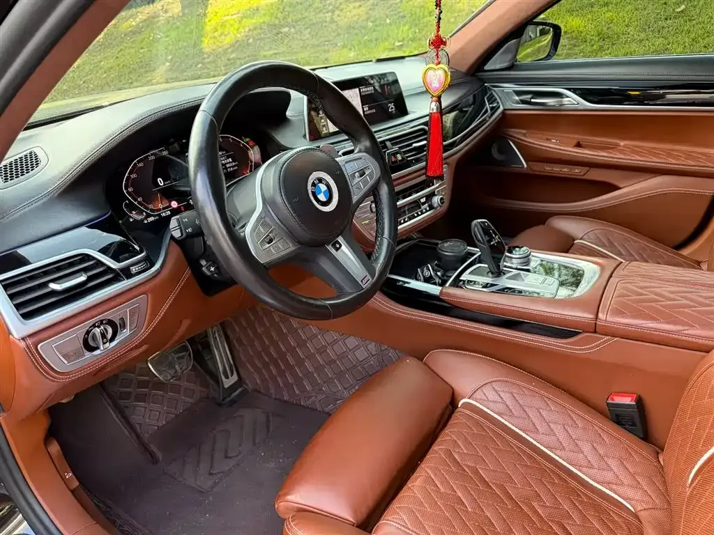 BMW 7 Series — фото 5