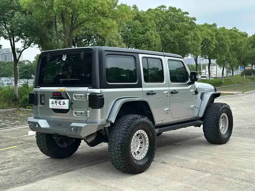 Jeep Wrangler PHEV — фото 8