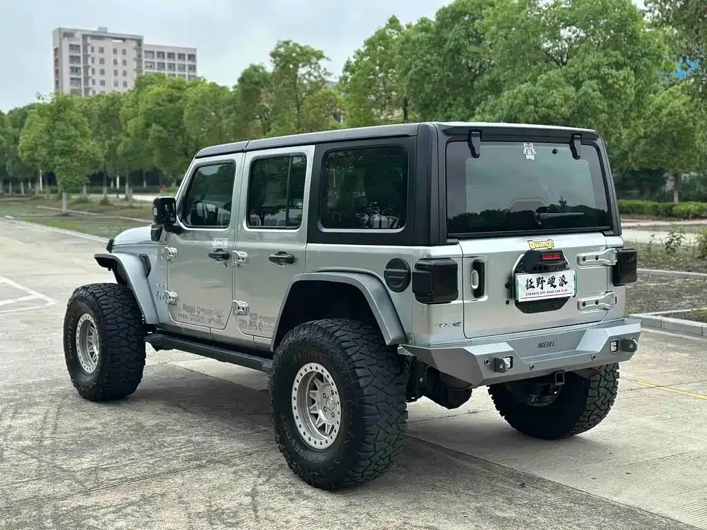 Jeep Wrangler PHEV — фото 7