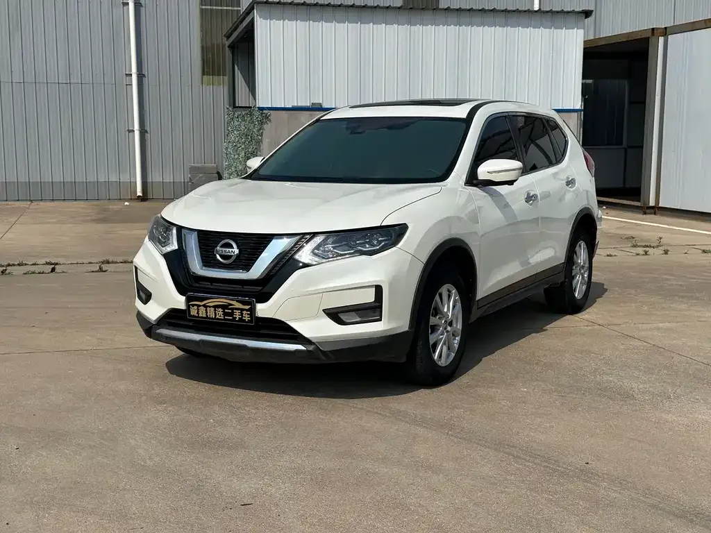 Nissan X-Trail — фото 1