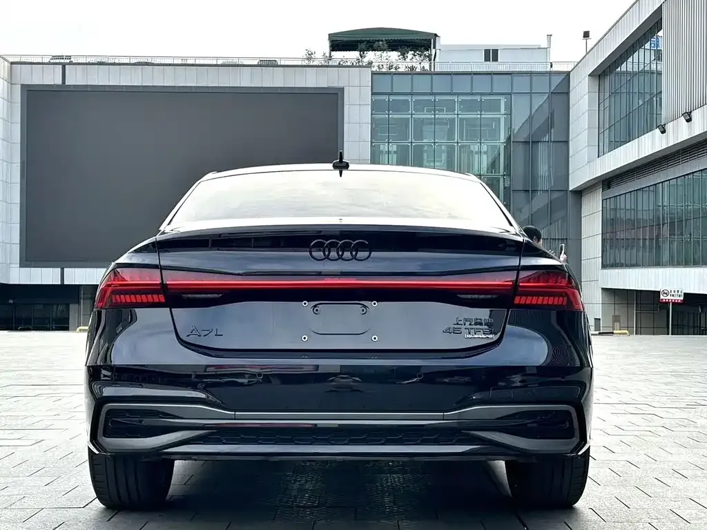 Audi A7L — фото 2