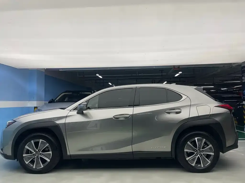Lexus UX New Energy — фото 8