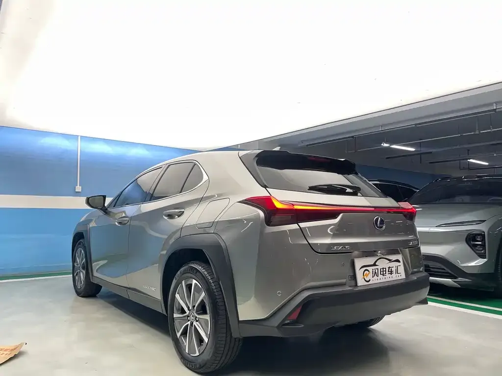Lexus UX New Energy — фото 6