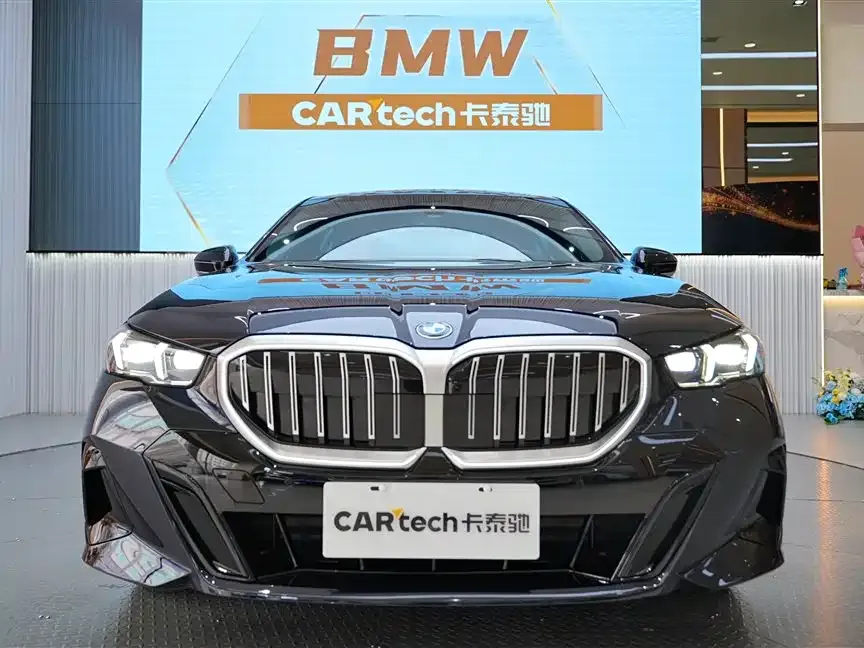 BMW 5 Series — фото 4