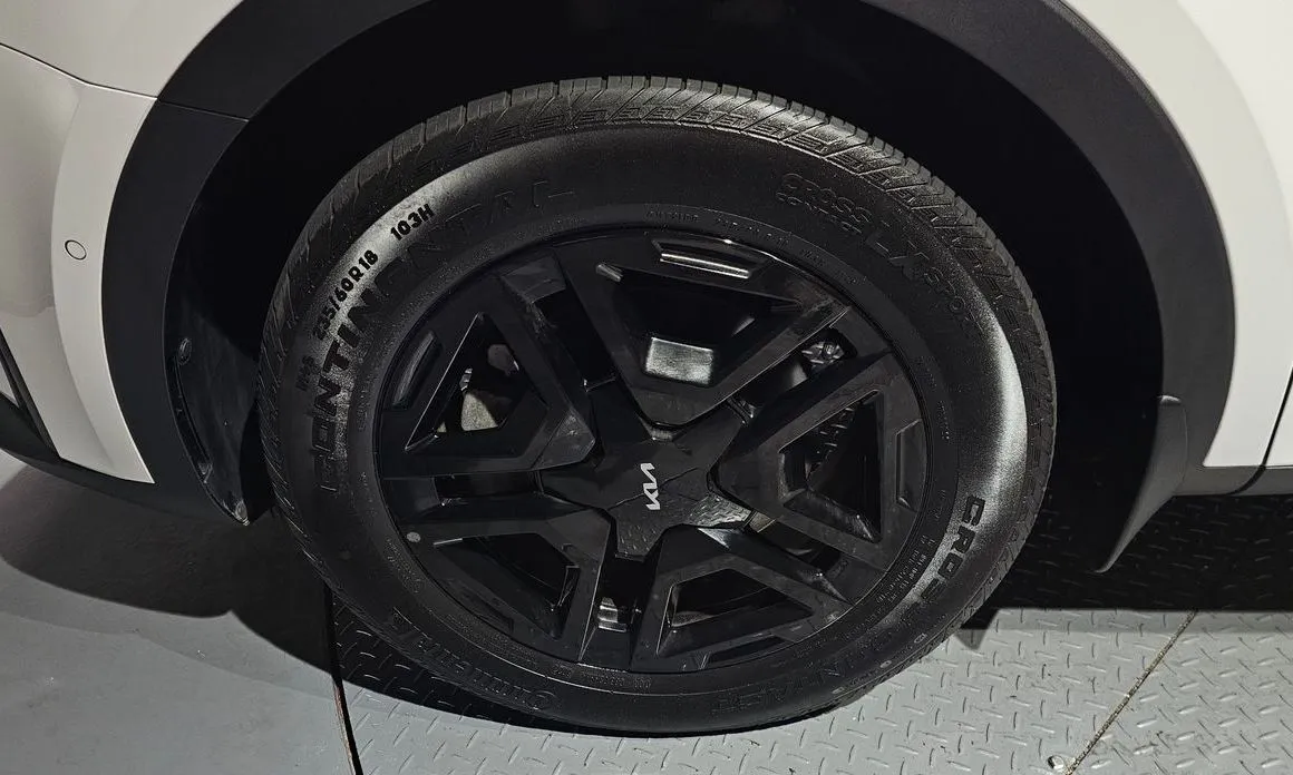 Kia Sorento — фото 7