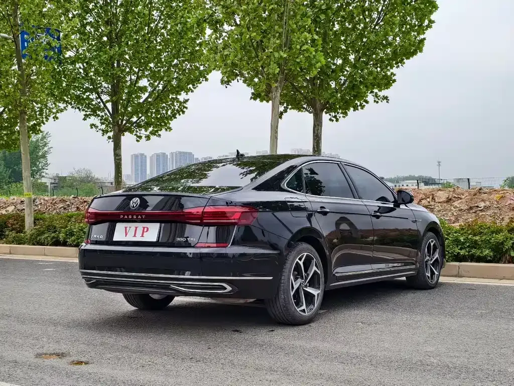 Volkswagen Passat — фото 3