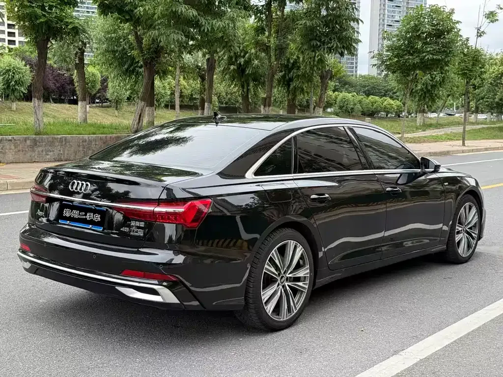 Audi A6L — фото 8