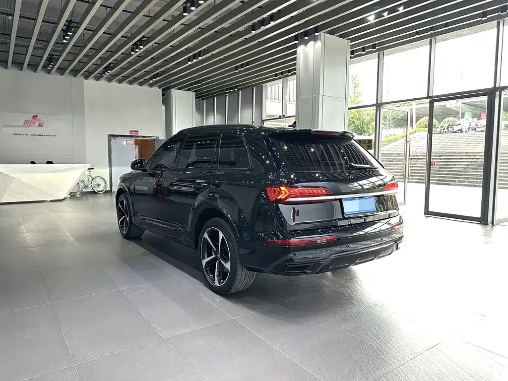 Audi Q7 — фото 9