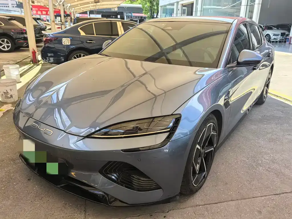 BYD Seal — фото 1