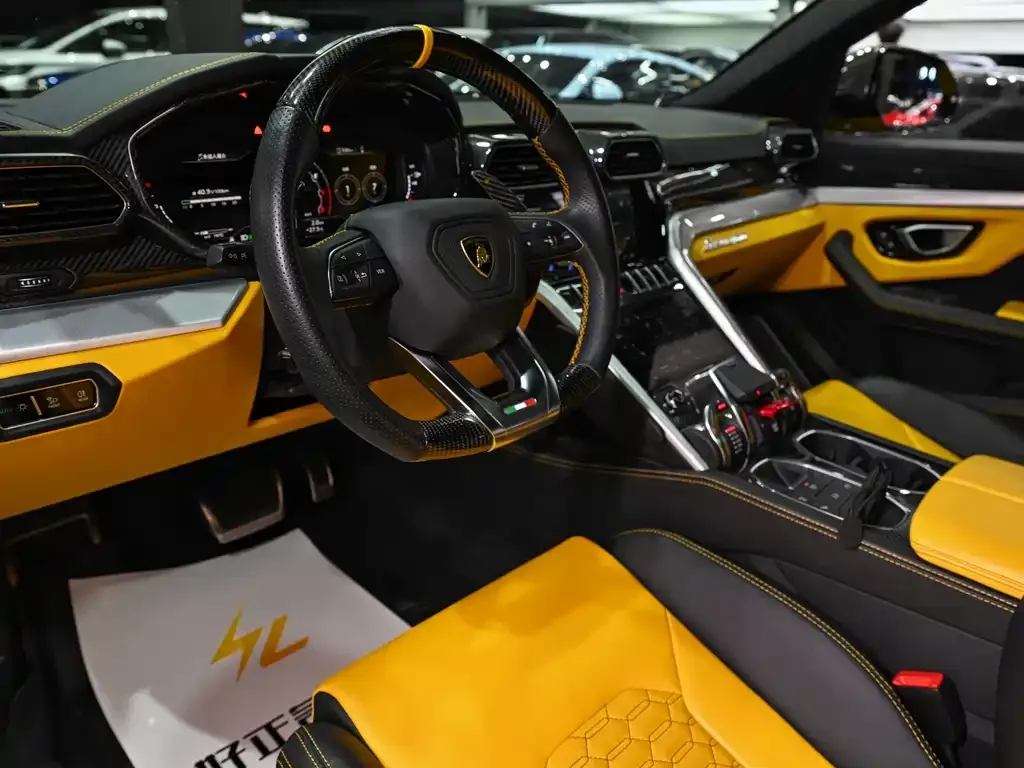 Lamborghini Urus — фото 2