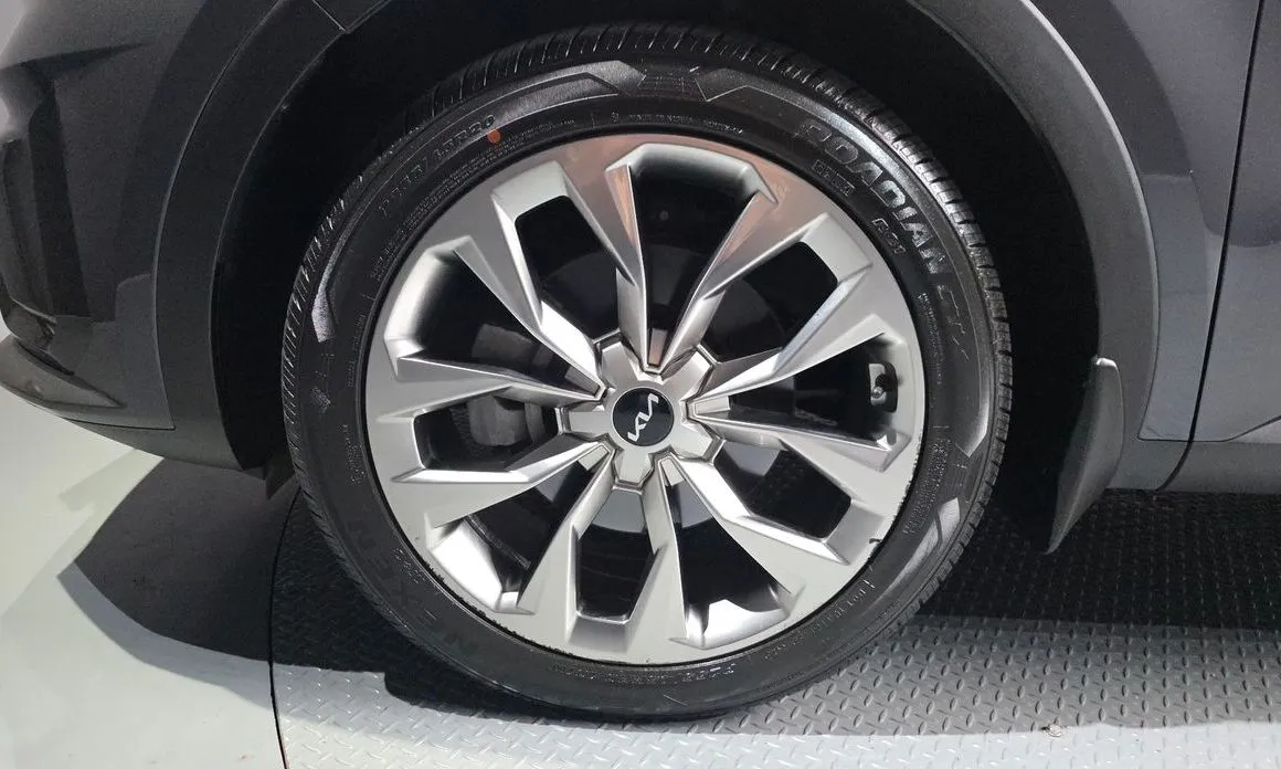 Kia Sorento — фото 8