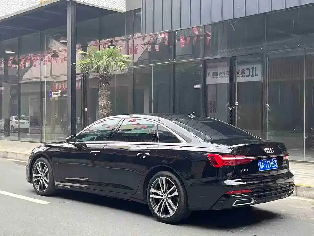 Audi A6L — фото 2