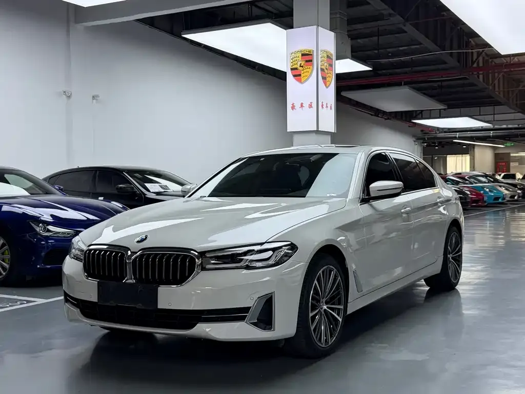 BMW 5 Series — фото 1