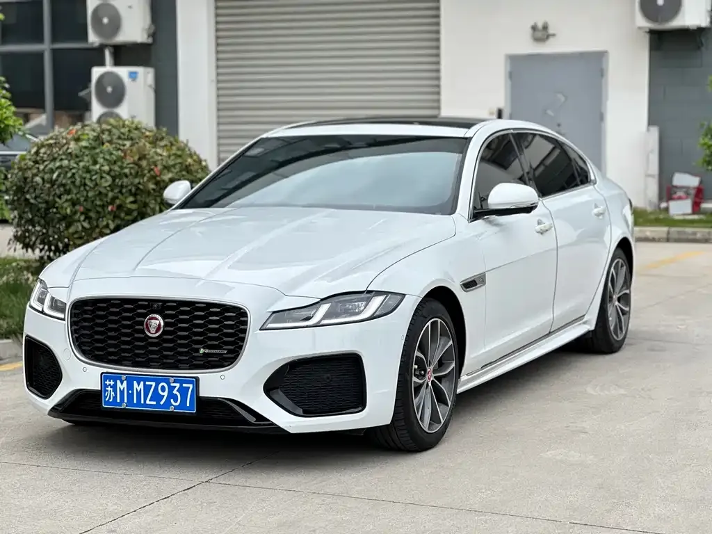 Jaguar XFL — фото 1