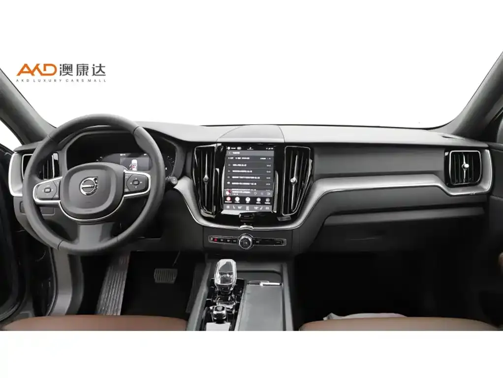 Volvo XC60 — фото 10