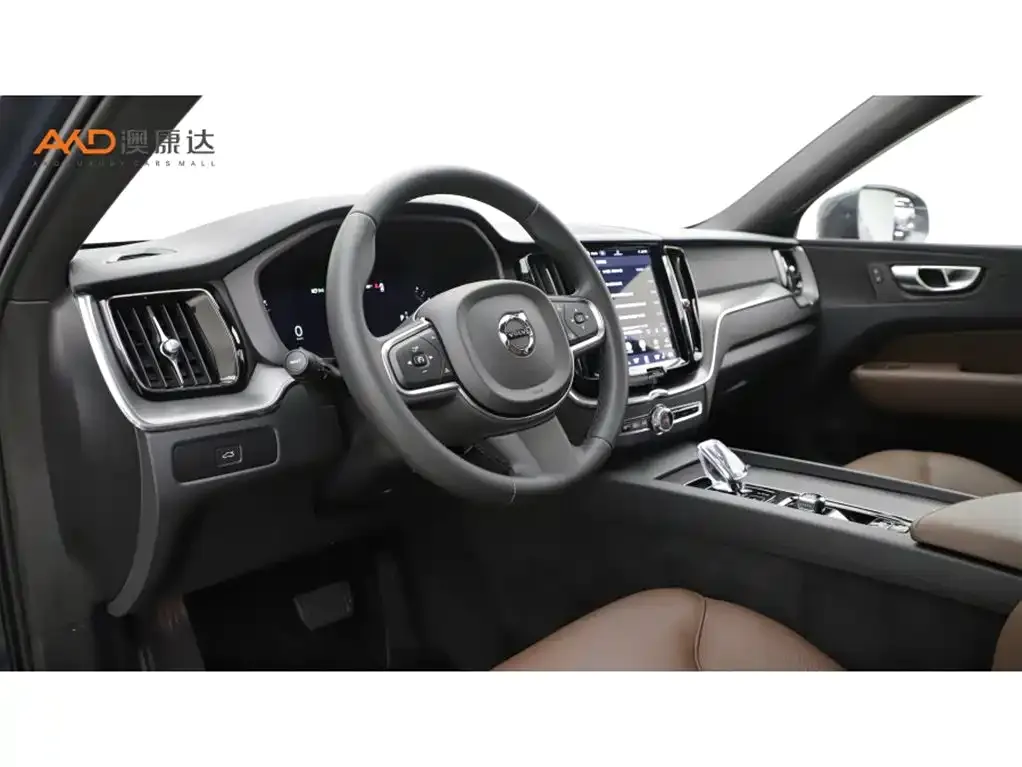 Volvo XC60 — фото 4