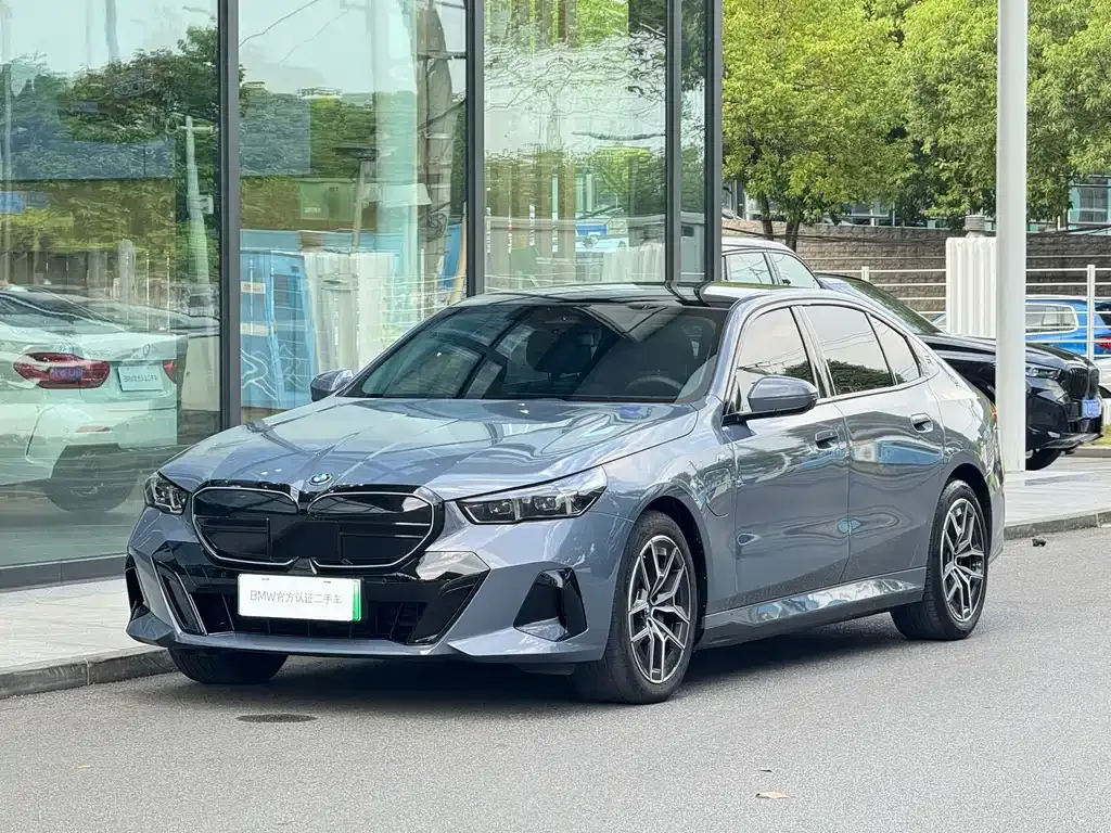 BMW i5 — фото 1