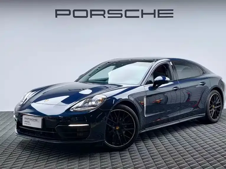 Porsche Panamera — фото 1
