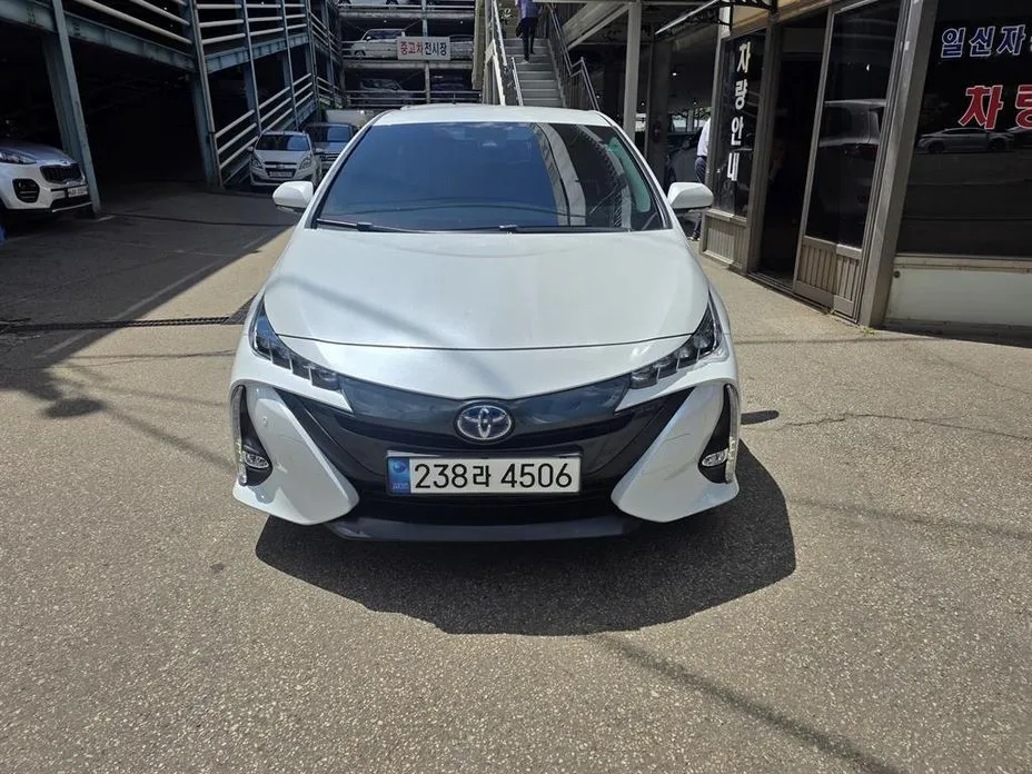 Toyota Prius — фото 1