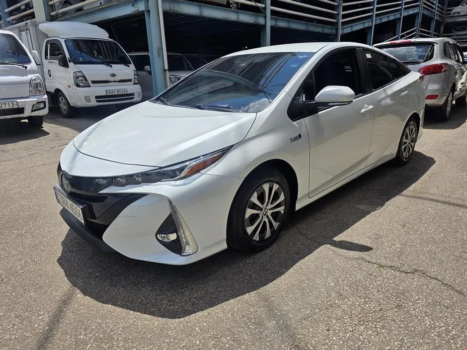 Toyota Prius — фото 9