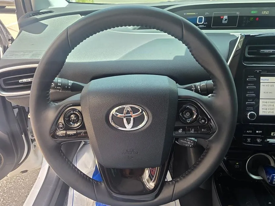 Toyota Prius — фото 3