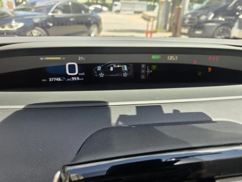 Toyota Prius — фото 8