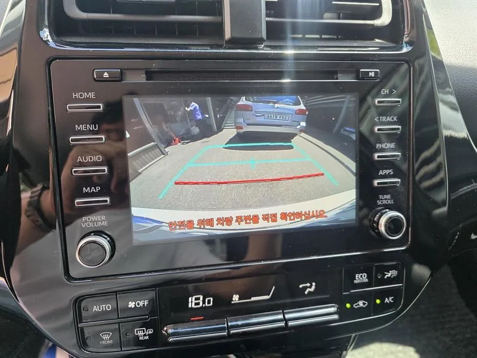 Toyota Prius — фото 5
