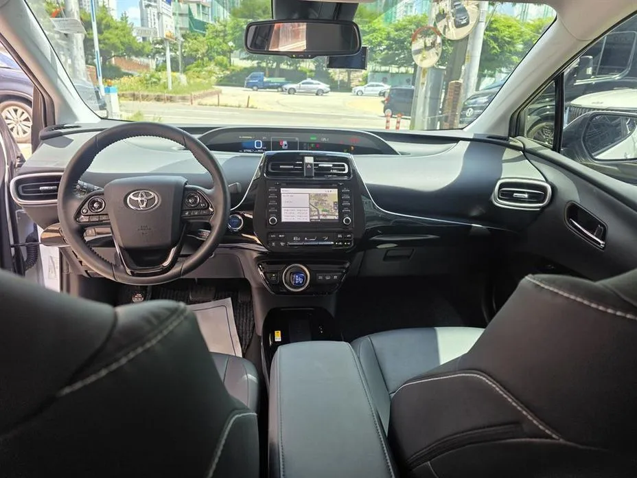 Toyota Prius — фото 7
