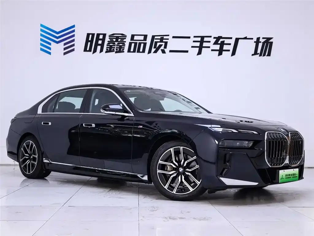 BMW i7 — фото 8