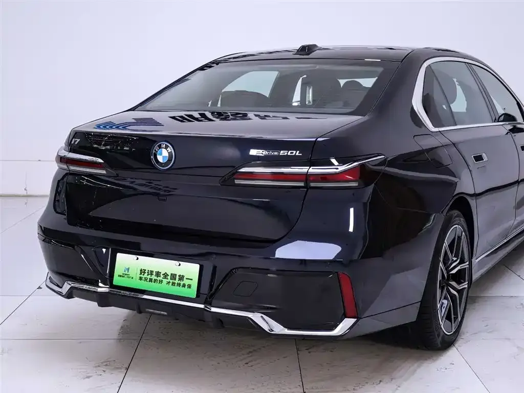 BMW i7 — фото 10