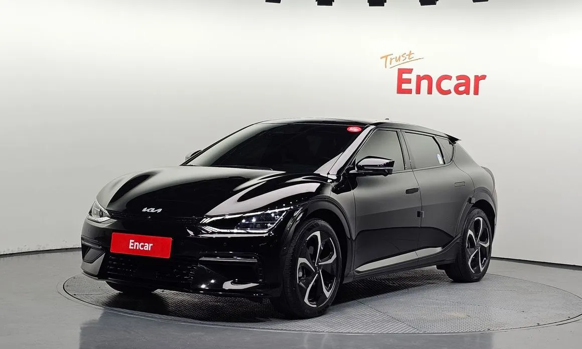 Kia EV6 — фото 1