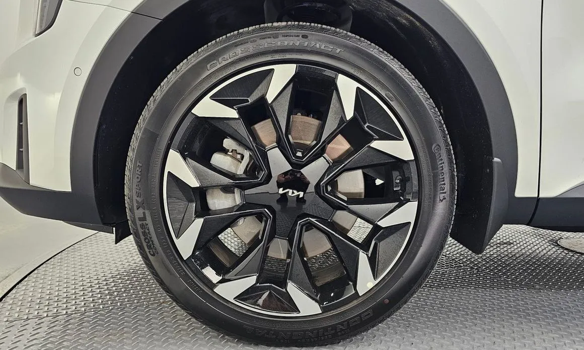 Kia Sorento — фото 6