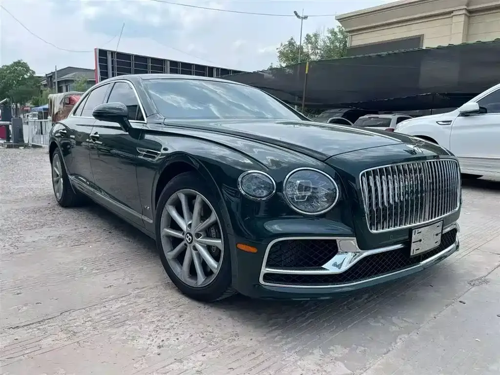 Bentley Flying Spur — фото 4