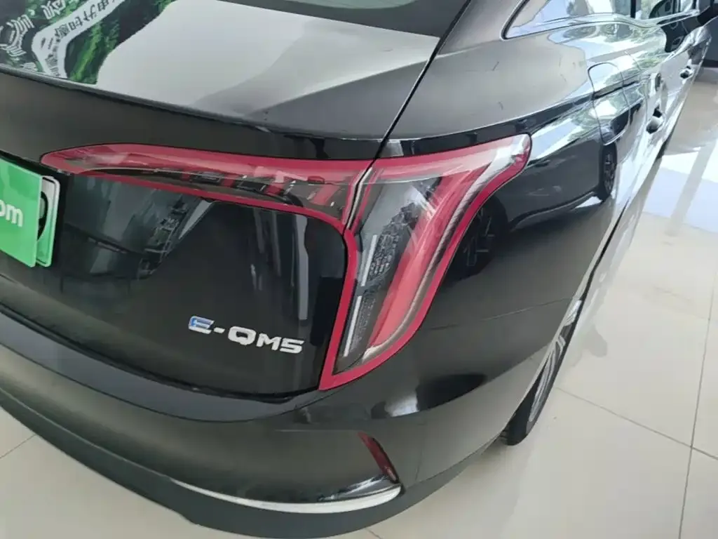 Hongqi E-QM5 — фото 10