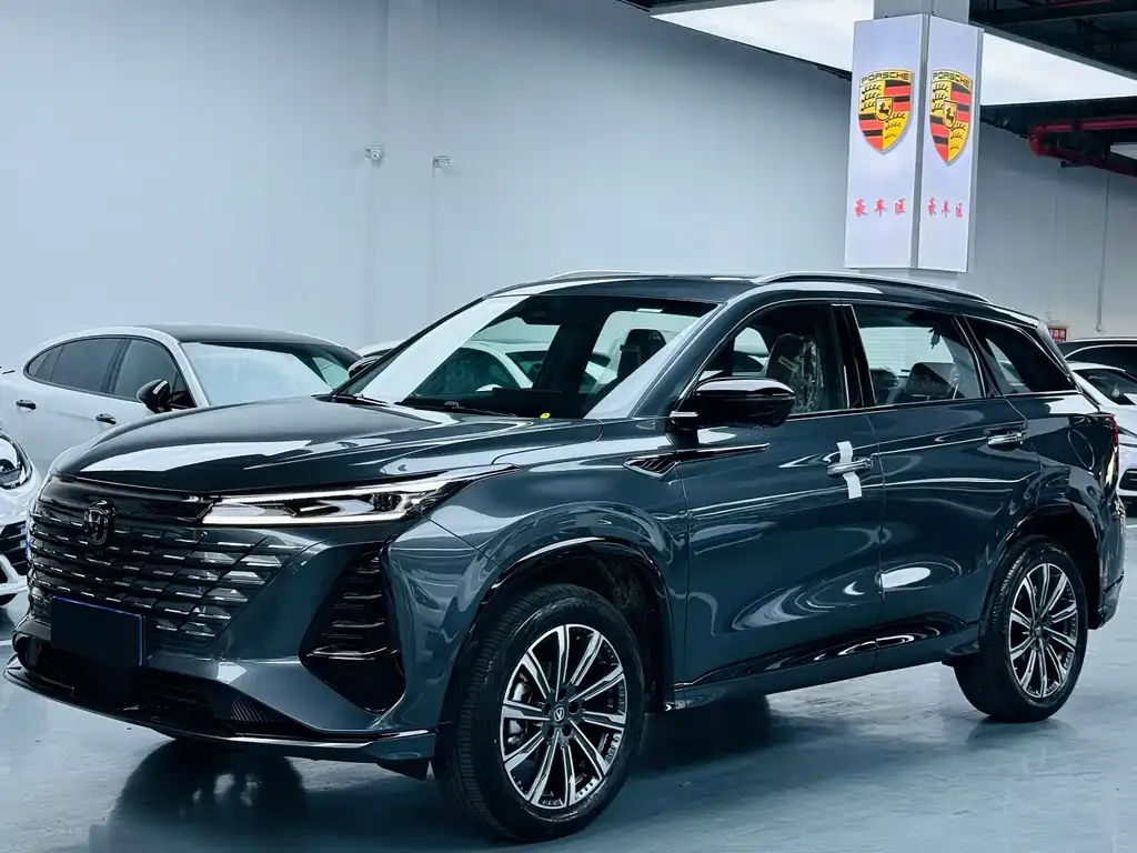 Changan CS75 PLUS — фото 1