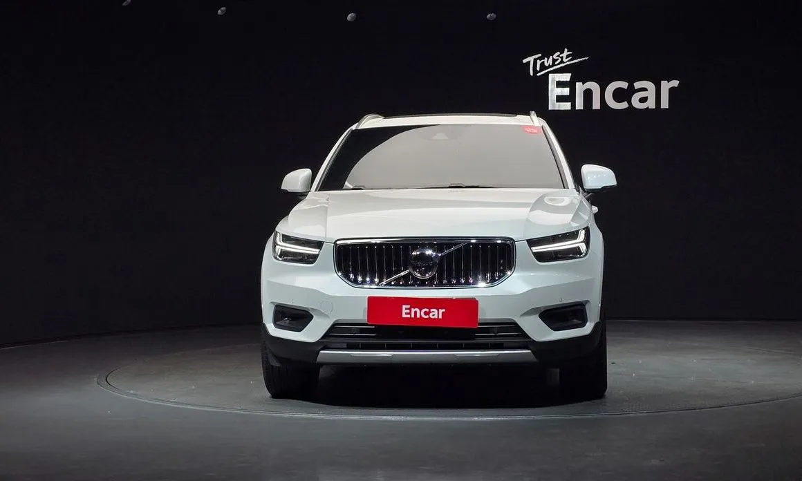 Volvo XC40 — фото 4