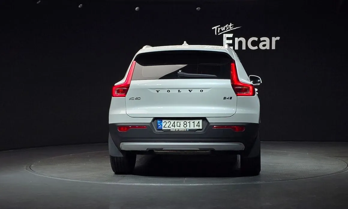 Volvo XC40 — фото 5