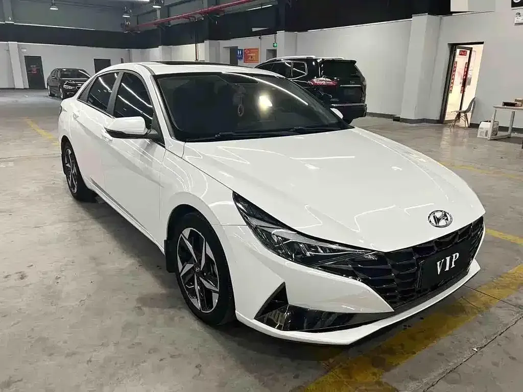 Hyundai Elantra — фото 6