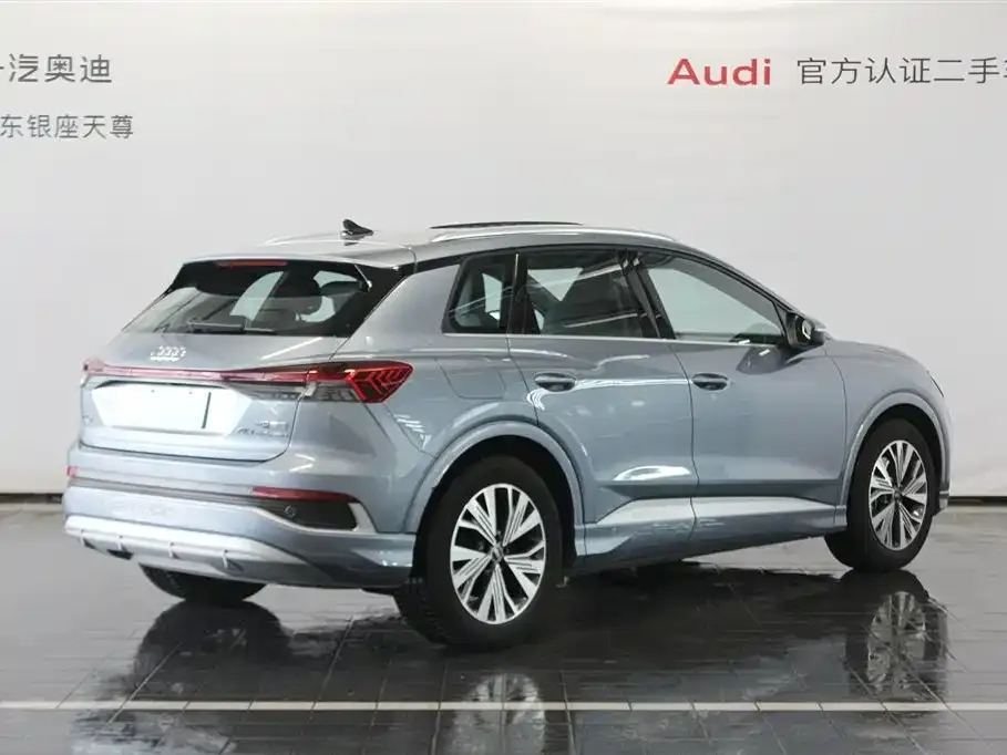 Audi Q4 e-tron — фото 2