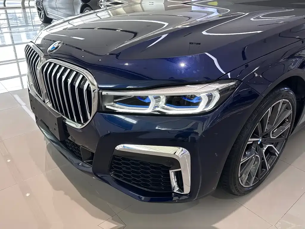 BMW 7 Series — фото 5