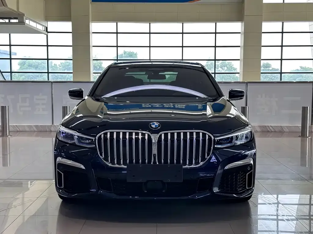 BMW 7 Series — фото 2